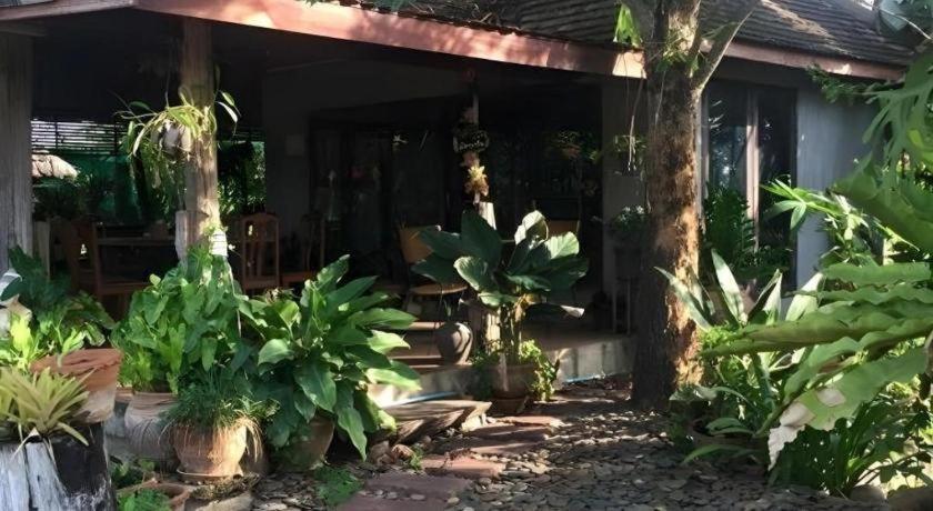Phutawanchomdow Hotel Amphoe Tha Li Exterior photo