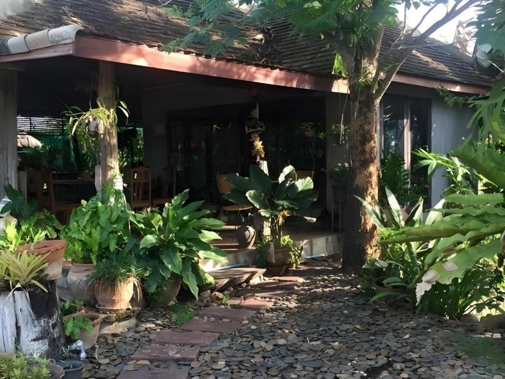 Phutawanchomdow Hotel Amphoe Tha Li Exterior photo
